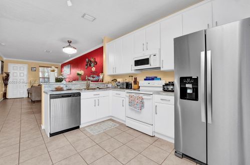 7970 20th St, Hollywood FL  33024-3667 exterior