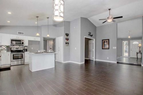 17810 43rd Dr, Glendale, AZ 85308-1606