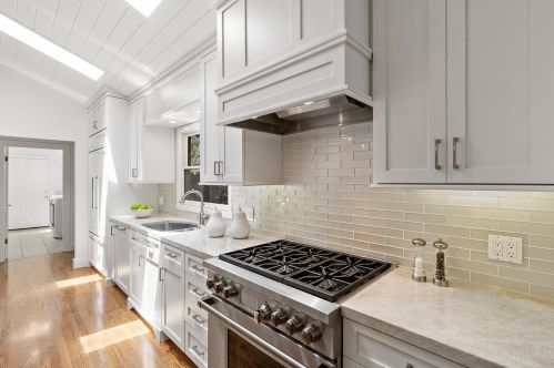 18931 Fernbrook Ct, Saratoga CA  95070-3424 exterior