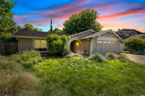 218 Sandalwood Ct, Vacaville CA  95687-5238 exterior