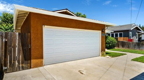 209 Prospect St, Ripon, CA 95366-2018