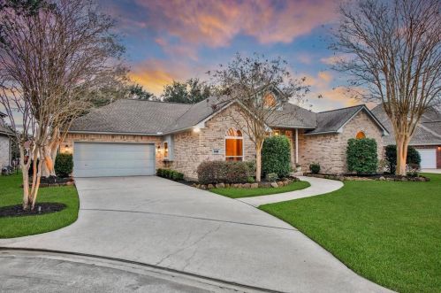 8226 Lakeshore Villa Dr, Humble, TX 77346-1618