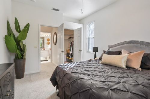 899 Sarria Ct, Fort Pierce FL  34986-1700 exterior