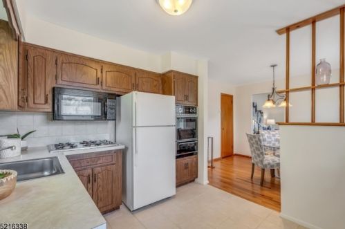 37 Stewart Ave, West Paterson NJ  07424-1843 exterior