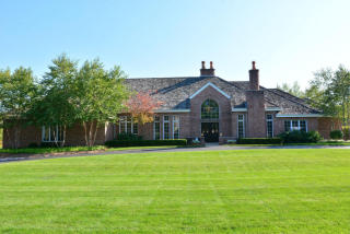 4103 Manor Cir, Thiensville, WI 53092-5174