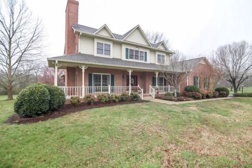 3163 Carrington Ln, Columbia, TN 38401-8643