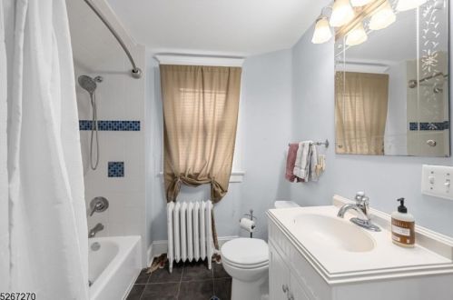 49 Pennsylvania Ave, Flemington NJ  08822-1223 exterior