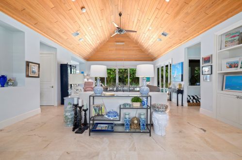 1215 Crestwood Dr, Delray Beach FL  33483-7211 exterior