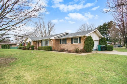 51823 Cheryl Dr, Granger, IN 46530-6817