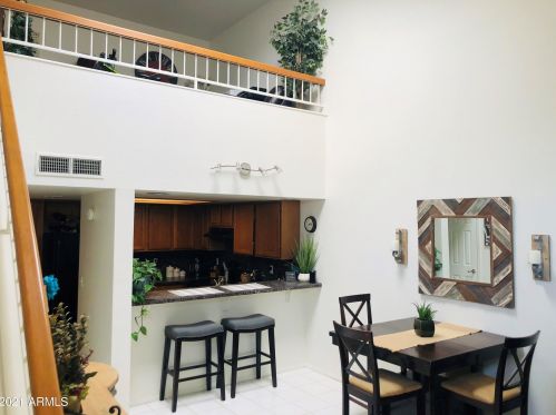 34 Coral Gables Dr, Phoenix, AZ 85022-3688