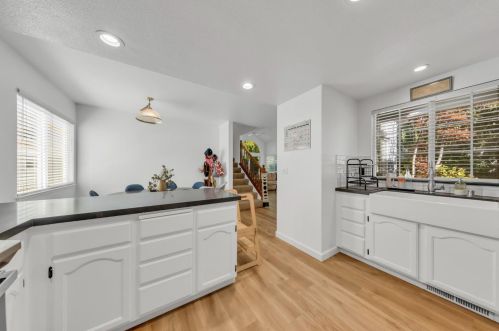 217 Fairmont Dr, Grass Valley CA  95945-9708 exterior
