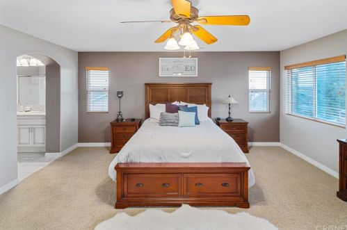 42240 Ridge View Dr, Lancaster CA 93536-7382 exterior