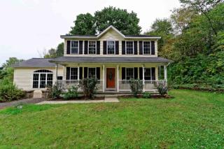 32 Woodview Rd, Troy, NY 12182-9717