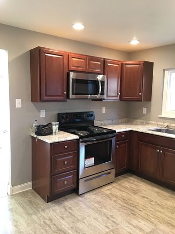 233 19th Ave, Beech Grove, IN 46107-1013