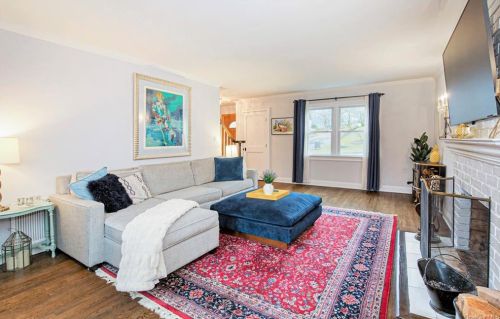 54 Reynal Rd, White Plains, NY 10605-3923