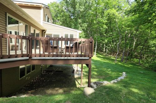 26 Wright Rd, Hollis NH  03049-6154 exterior