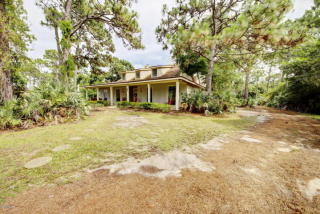 3915 Turkey Point Dr, Melbourne, FL 32934-8534