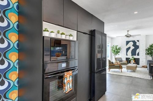 2221 Francis Dr, Palm Springs CA  92262-2553 exterior