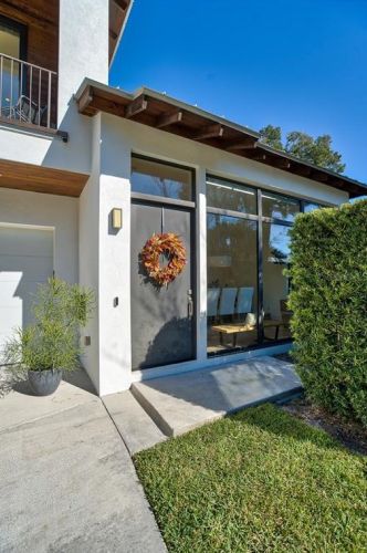 911 Golfview St, Orlando, FL 32804-6251