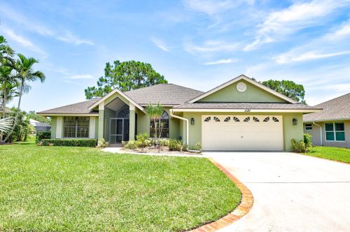 1121 Meadow Ct, Palm City, FL 34990-2165