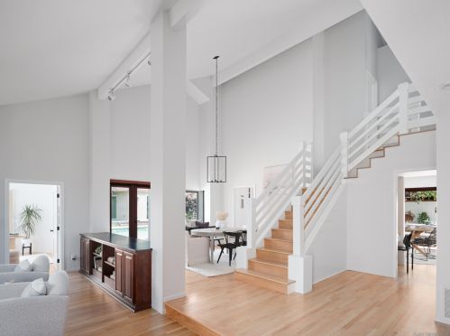 1048 Via Mil Cumbres, Solana Beach, CA 92075-1723