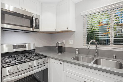 2876 Andover Ave, Carlsbad CA  92010-7004 exterior