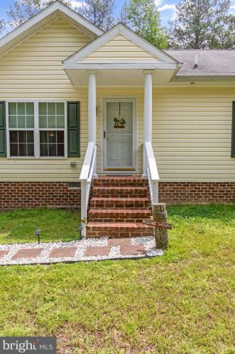 182 Beacon Ct, Montross VA  22520-4078 exterior