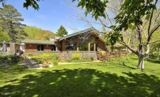 302 Baron Dr, Sedona, AZ 86336-9202