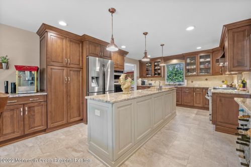 99 Leonard Ave, Leonardo NJ  07737-1538 exterior