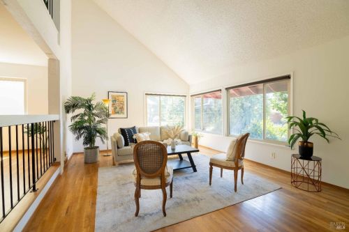 708 Montclair Dr, Santa Rosa CA  95409-2822 exterior