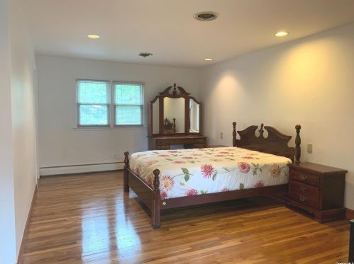 55 Greenvale Dr, Elwood NY  11731-4117 exterior