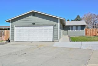 908 Washington Dr, Meridian, ID 83642-2042