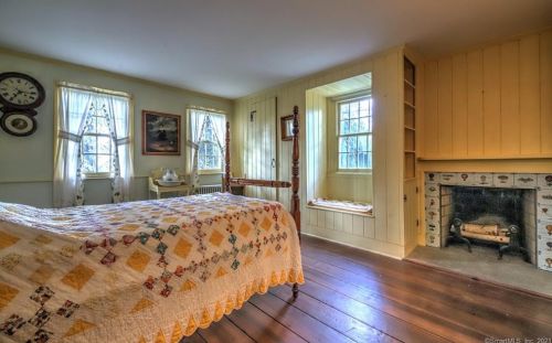 354 Moose Hill Rd, Upper Stepney CT  06468-2404 exterior