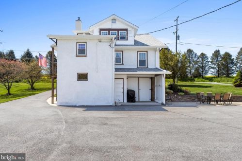 123 Old Kennett Rd, Kennett Sq PA  19348-2631 exterior