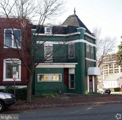 318 M St, Washington, DC 20001-4638