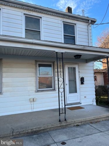 411 Baltimore Ave, Mount Holly Springs, PA 17065-1604