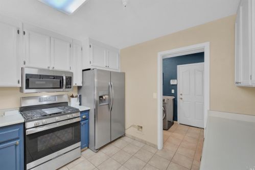 1718 Lindo St, Benicia CA  94510-2338 exterior