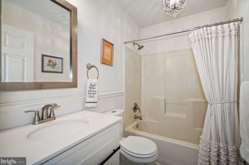 7 Branch Ct, Harrison Township NJ  08062-4729 exterior