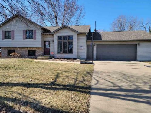 202 Lawrence Ave, Tomah, WI 54660-1053