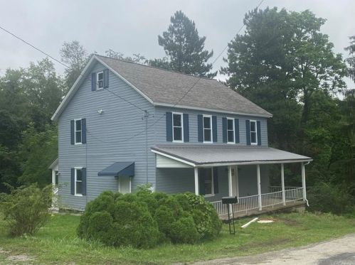 1064 1st St, Latrobe, PA 15650-4679