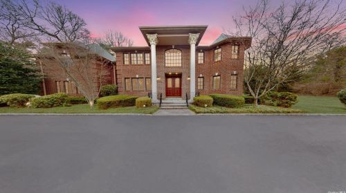 74 Wheatley Rd, Westbury, NY 11568-1212