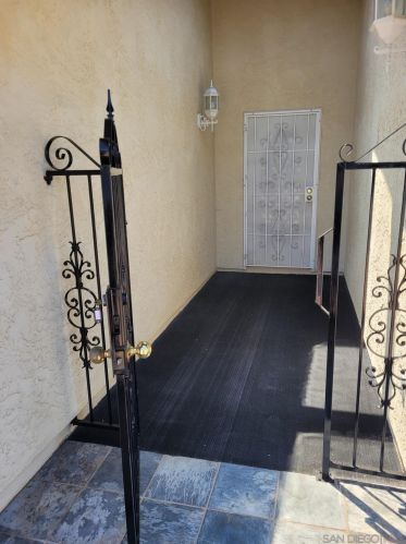 1909 Pamela Ln, Escondido, CA 92026-1030