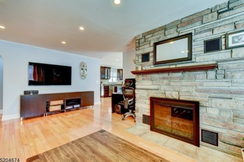 15 5th Ave, Manville NJ  08835-1321 exterior