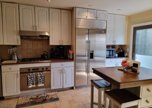 55 Stockton Ct, Greystone Park NJ  07950-3405 exterior