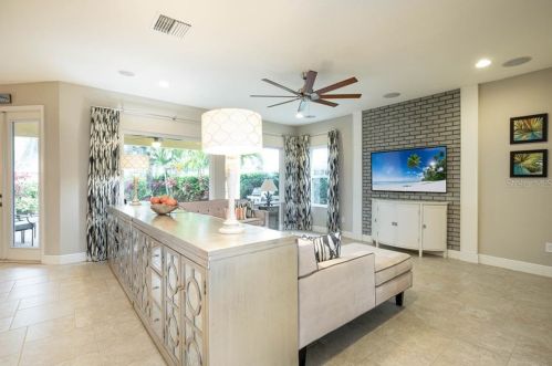 7308 Milestone Dr, Ruskin FL  33572-1740 exterior