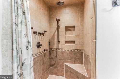 318 Commissioners Pike, Pilesgrove NJ 08098-2035 exterior