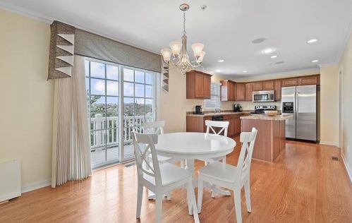 1052 Woodlawn Dr, Canonsburg PA  15317-5451 exterior