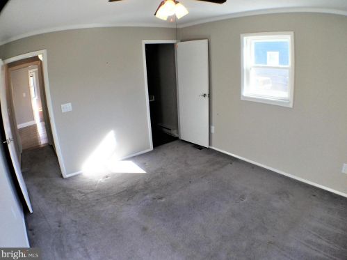 20 Loudoun St, Lovettsville VA  20180-8510 exterior