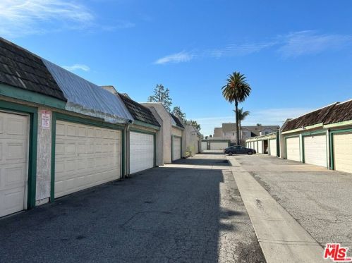 159 Wilmington Ave, Compton CA  90220-2943 exterior