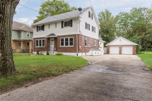 556 Harris Ave, Woonsocket RI  02895-1830 exterior